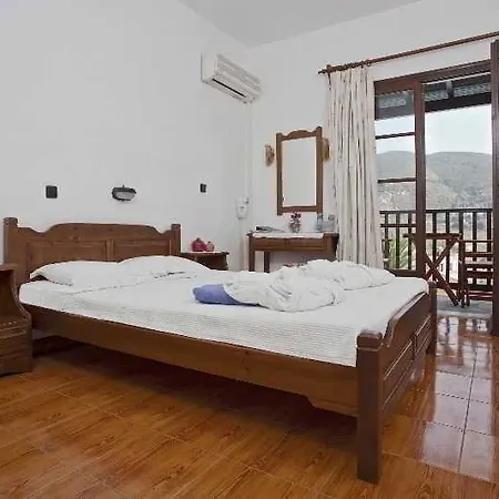 Hotel Dionyssos Skopelos Town