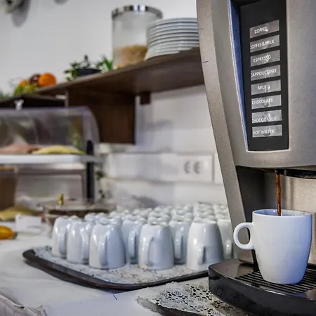 Dionyssos 3* سكوبيلوس تاون