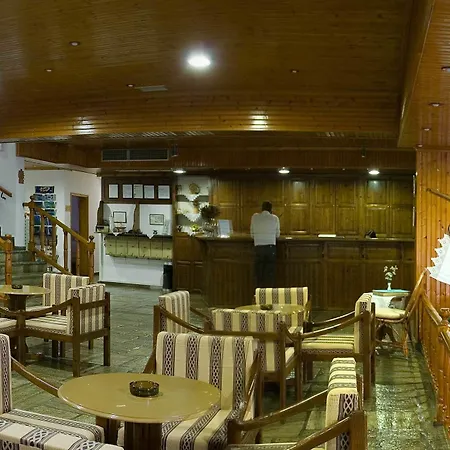 Dionyssos فندق 3*