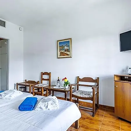 Dionyssos Hotel 3*