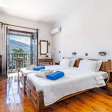 Dionyssos 3* Skopelos Town