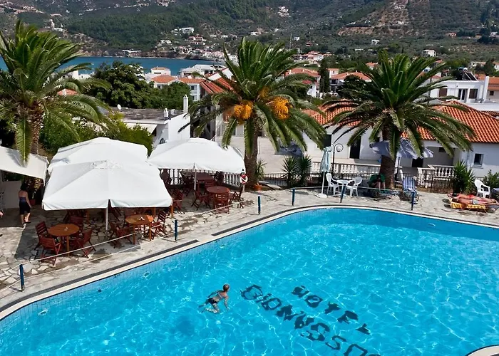 Ξενοδοχείο Dionyssos 3*