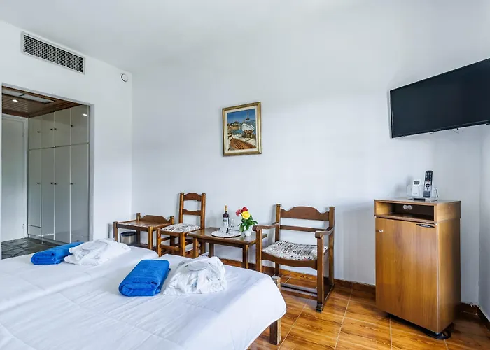 Dionyssos 3* Skopelos Town