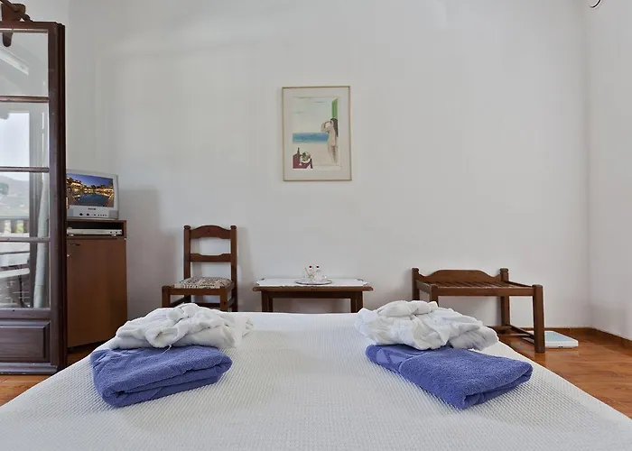 Dionyssos Σκόπελος