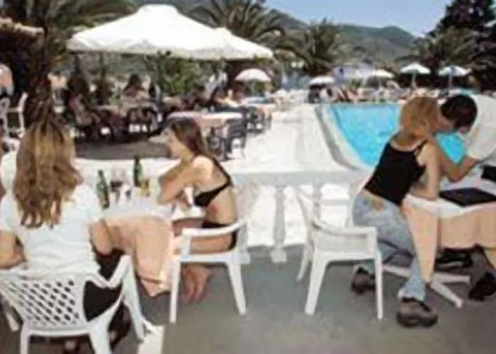 Dionyssos Σκόπελος